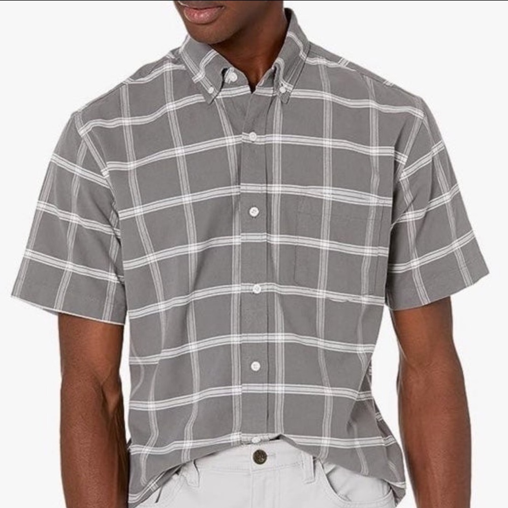 Amazon Essentials Men's Regular-Fit Short-Sleeve Pocket Oxford Shirt